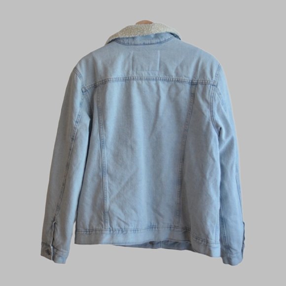 Garage Sherpa Lined Denim Jacket – Light Wash, Size L, Cozy & Stylish - Picture 4 of 4